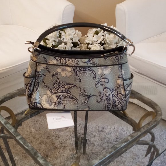 Beijo Couture Handbag - Picture 2 of 4